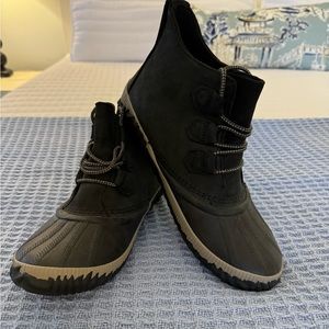 SOREL Women’s Out and About Duck Boot Size 10 - New with tags
